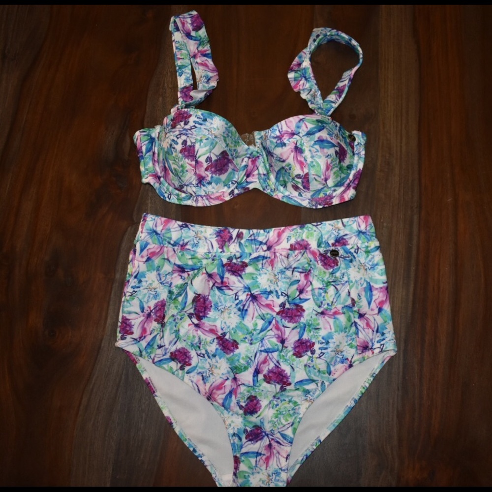 All About Eve Floral Swim Set
